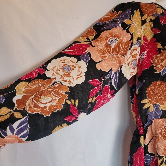 Band of the Free NWT Dark Floral Faux Wrap High Low Maxi Dress Women's Size M - Picture 5 of 15